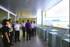 新疆若羌縣委副書記、縣長艾山江帶領考察團走